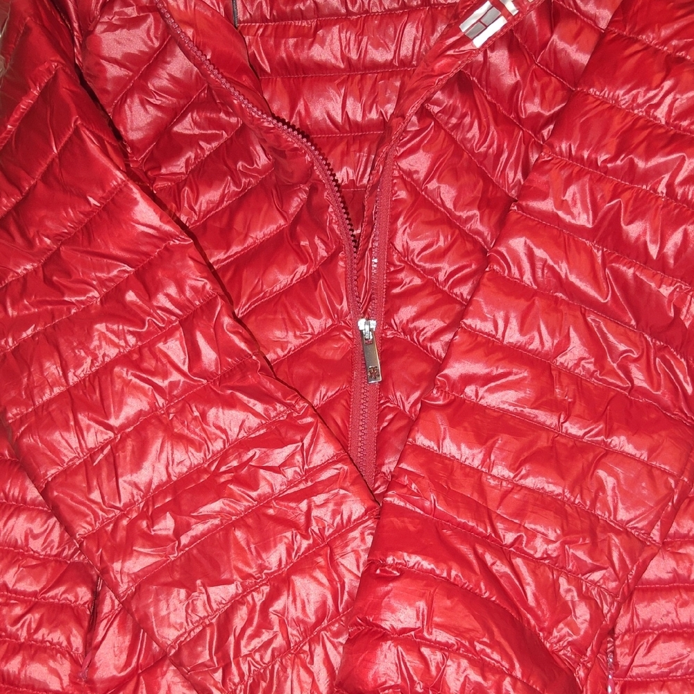 Tommy Hilfiger Women's Red Quilted Packable Puffer Jacket - Picture 4 of 5
